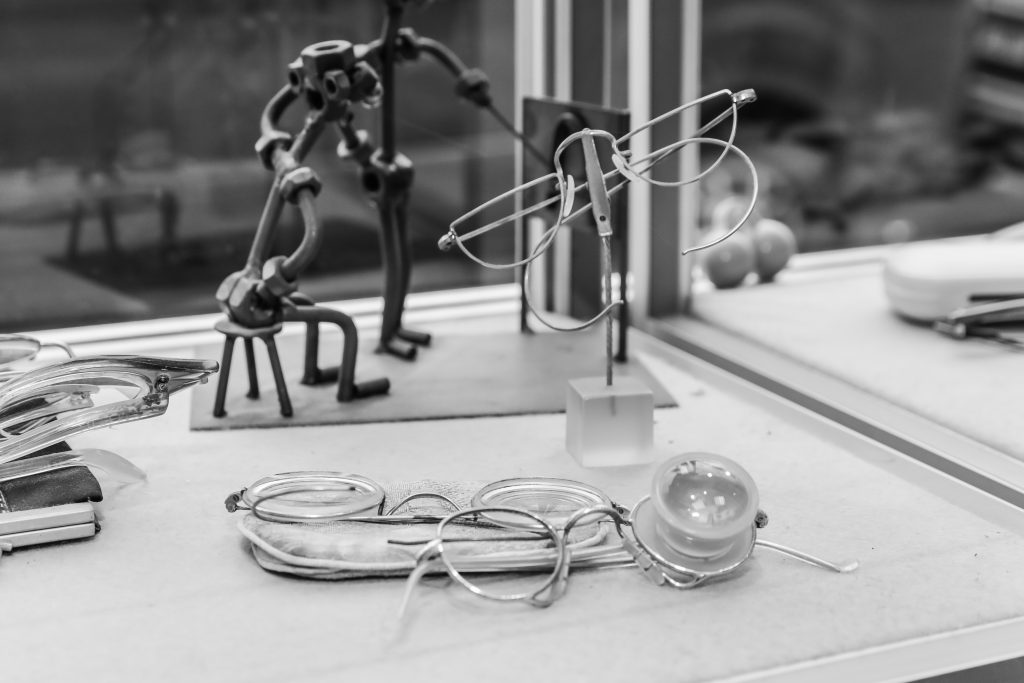 Frames & Lenses Robert Linsky Optometrists